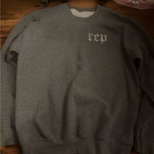 Taylor Swift reputation sweatshirt